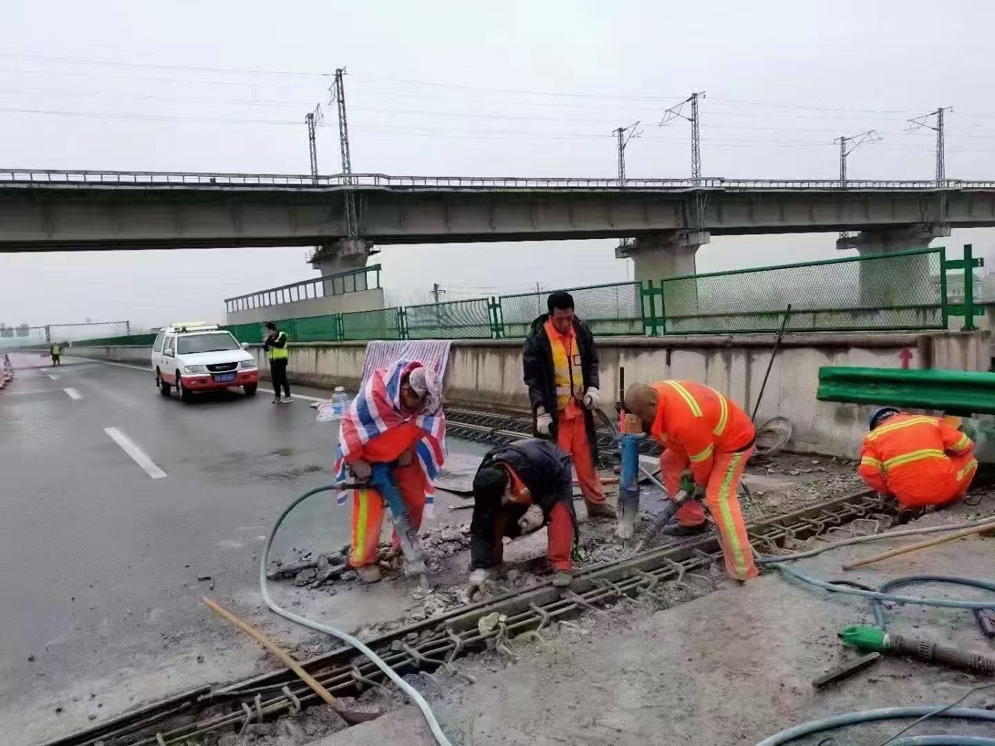 建平桥梁伸缩缝抢修料